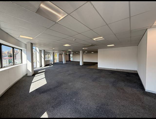 604M² OFFICE TO LET IN PARKTOWN